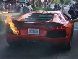Παρκαδόρος «πυρπολεί» Lamborghini (video)